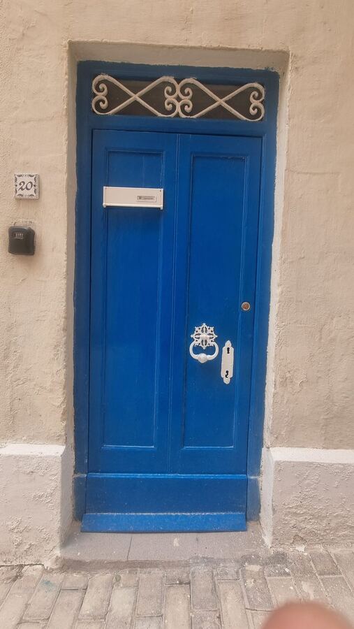 438 · 2025 · Porte