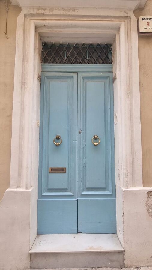 452 · 2025 · Porte